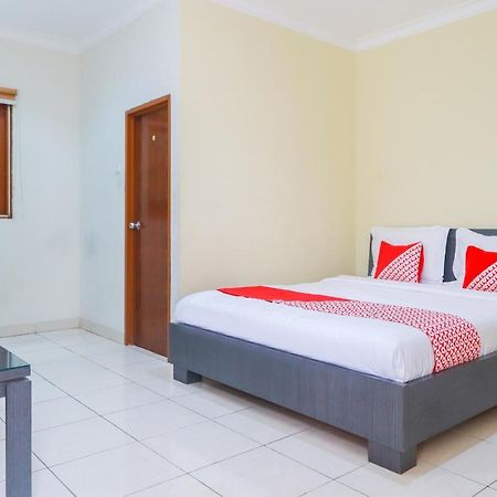 Oyo 2196 Ss Homes Jakarta Kültér fotó