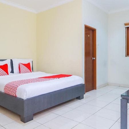 Oyo 2196 Ss Homes Jakarta Kültér fotó