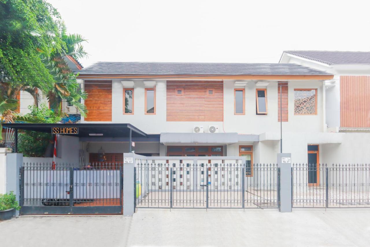 Oyo 2196 Ss Homes Jakarta Kültér fotó
