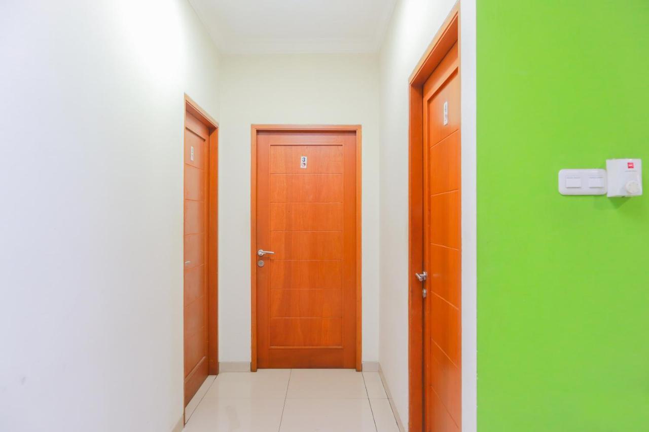 Oyo 2196 Ss Homes Jakarta Kültér fotó