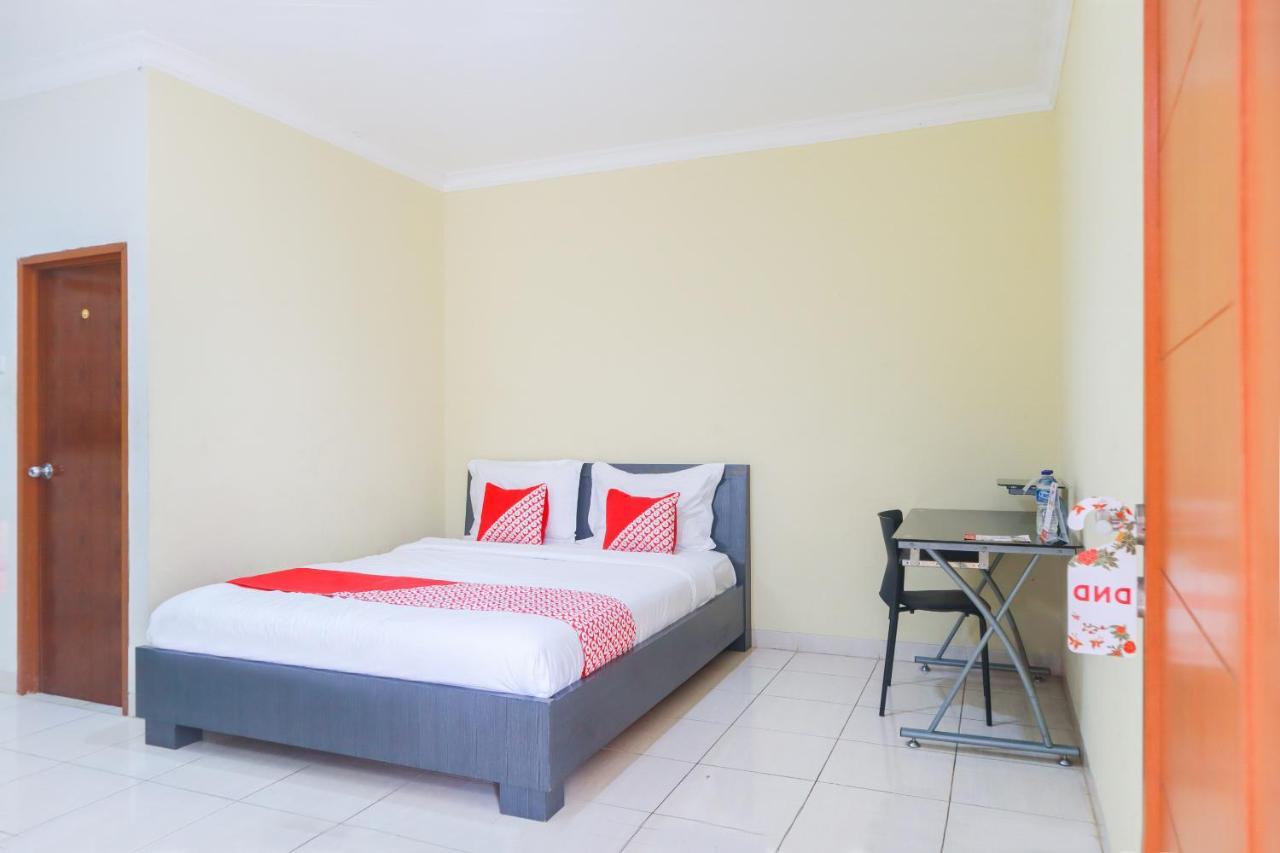 Oyo 2196 Ss Homes Jakarta Kültér fotó